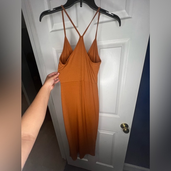 Racerback Midi Bodycon dress with slit - Picture 5 of 5